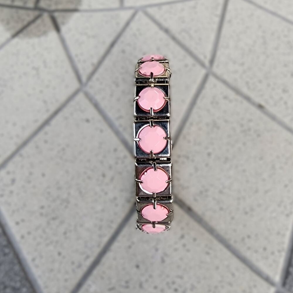 Vintage Silver Tone Bubblegum Pink Thermoset Link Bracelet Retro - Picture 4 of 5